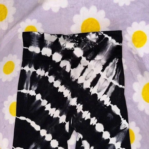 PINK Seamless Tie Dye Leggings Ribbed Black & White High Rise Sz M - Picture 3 of 8